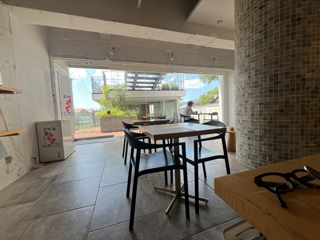 ST Company店内カフェ画像